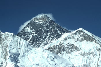 vrchol hory, Mount Everest, zasněžené hory, jasné modré nebe, Khumjung Nepál, Majestátní zimní pohled, Himaláje, vysoká nadmořská výška, horské krajiny, zimní scenérie, Snow-pokrytý vrchol