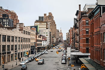 edificio in cemento marrone, New York City, architettura urbana, traffico vivace, Street diurna, paesaggio urbano, scena urbana, vita di città, strada affollata, Ambiente urbano, edifici della città
