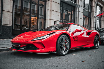 červené ferrari, luxusní sportovní auto, městské ulice, Moderní automobilový design, zaparkované auto, červené auto, sportovní auto, ferrari, městském prostředí, auto design, parkování na ulici