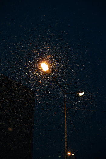 Sokak fotoğrafçılığı, gece çekimi, sokak lambaları, yağmur damlaları, kentsel atmosfer, karamsar şehir, dramatik aydınlatma, gece fotoğrafçılığı, şehir Işıkları, sokak lambası, Yağmur Gecesi