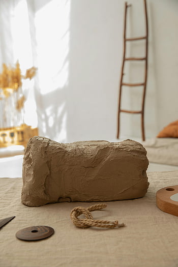 argila, Studio Artisan, cerâmica artesanal, mesa, ferramentas de cerâmica, espaço de trabalho de cerâmica, Bloco de argila, Materiais de cerâmica, estúdio de cerâmica, Arte da cerâmica, criação de cerâmica