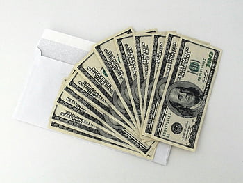 100 Yhdysvaltain dollarin seteleitä, 100 dollarin laskuja, rahan fani, valkoinen kirjekuori, valkoinen tausta, Käteinen raha, valuutta, Benjamin franklin, taloudellinen, rikkaus, säästöt