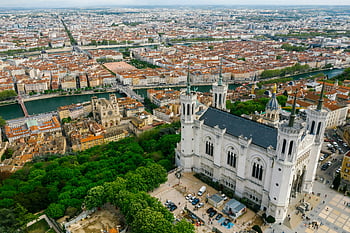 letecký pohled, Bazilika Notre-Dame de Fourvière, lyon francie, panoráma města, Ohromující antény, Lyon City Scape, letecké snímkování, evropské architektury, Francouzské památky, městské krajiny