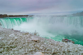Niagarské vodopády, zamrzlý vodopád, ledové útvary, zimní scenérie, výlet lodí, zmrzlá voda, zimní krásy, ledové krajiny, přirozený zázrak, zmrazené přírody, Zimní cestovní ruch