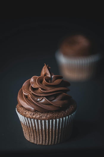 čokoládový muffin, krémová poleva, Bohatá čokoláda, košíček, milenci dezertu, čokoládové košíčky, krémovou polevou, sladkost, pekařství, dezert, muffin