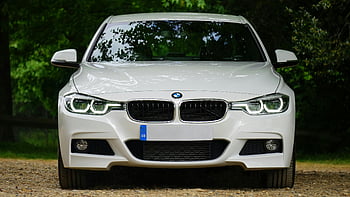 bílé bmw auto, luxusní auto, Prominentní mřížka, elegantní design, Moderní světlomety, venkovní nastavení, bílé auto, bmw vozidla, elegantní auto, auto design, Exteriér automobilu