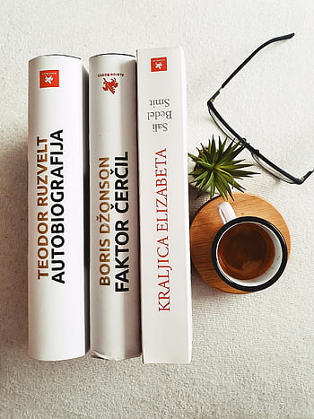 kitaplar, gözlük, Kahve, düz yatıyordu, Okuma meraklıları, Beyaz arkaplan, kahve fincanı, kitap koleksiyonu, okuma aksesuarları, minimalist kurulum, kahve ve kitaplar
