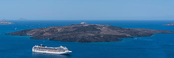 nave da crociera bianca, isola, cielo sereno, giorno, oceano, andare in barca, viaggio, vacanza, paesaggio marino, crociera di lusso, mar Mediterraneo