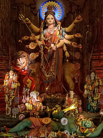 Göttin Durga, Dussehra Festival, Durga Puja, Ranchi, Indien, aufwendig gestaltetes Idol, lebendiges Festival, Durga Idol, kulturelle Feier, traditionelles Fest, Festliche Szene
