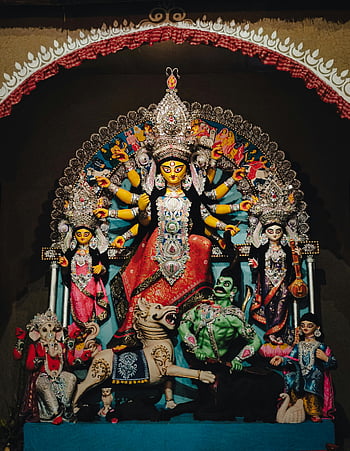 Durga 우상, 콜카타, 인도, 다채로운 Durga, 좌우, 복잡한 예술, 정교한 예술, 두르가 제단, 장식용 두르가, 힌두 여신, 축제 장식