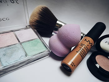 nyxová rtěnka, paleta oční stíny, make-up štětce, Make -up houby, ploché ležel, kosmetika, Základy make -upu, kosmetické výrobky, make-up nástroje, Makeup Flatlay, Sbírka make -upu