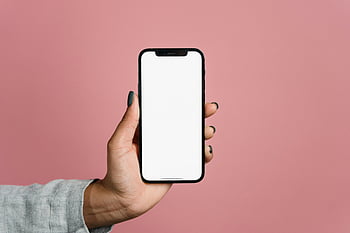 スマートフォン、 空白の画面、 ピンクの背景、 モックアップ、 灰色の長袖シャツ、 手持ち、 閉じる、 携帯電話、 デバイスモックアップ、 技術、 持っている人
