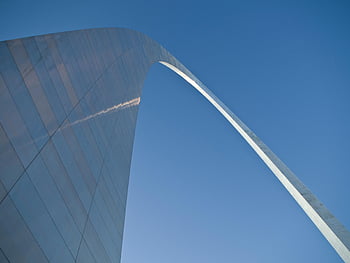 oblouk brány, Svatý. Louis, modrá obloha, nízký úhel pohledu, Šedý oblouk, architektonické mezník, čisté nebe, moderní architektura, kultovní struktura, Missouri, usa