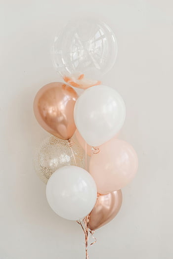 palloncini metallici, palloncini bianchi, Palloncini trasparenti, Bouquet chic, decorazione festiva, palloncini pastello, palloncini di celebrazione, muro bianco, palloncini in oro rosa, arredamento per feste, disposizione a palloncino