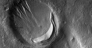 Mars, kráter, Gullies, LOBÁLNÍ MATERIÁL, Nereidum Montes, geologie, Sedimenty bohaté na led, Ridge ve tvaru oblouku, výšce, univerzitě v arizoně, nasa