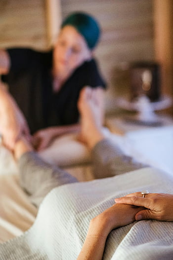 ayak masajı, spa, sakin atmosfer, yatıştırıcı, tanınmayan kadın, gevşeme, kaplıca tedavisi, masaj terapisi, Sağlık, spa rahatlaması, ayak Bakımı