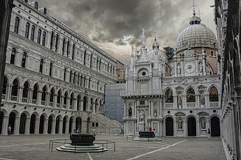 šedá katedrála, doge palác, Benátky, Architektonická vznešenost, dramatické nebe, nádvoří, historické budovy, evropské architektury, Benátský styl, mezník, cíl cesty
