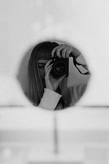 černobílé fotografie, žena fotografování, kulaté zrcadlo, autoportrét, umělecká fotografie, Fotoaparát, odraz, minimalistický, fotografka, Černý a bílý