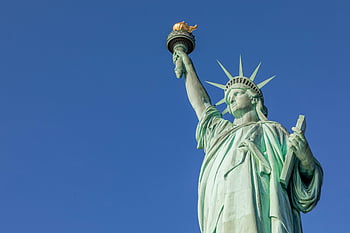 socha svobody, New York City, usa, jasné modré nebe, Kultovní socha, ostrov svobody, americký symbol, New York Landmark, turistická atrakce, památník svobody, dáma svoboda