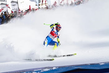 lyžařské závody, zimní sporty, zasněžený svah, lyžování sportovce, intenzivní akce, Řezbář lyžaře, Konkurenční lyžování, zimní soutěž, lyžařská akce, sníh sport, lyžařský závod