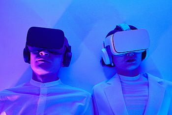 vr, realta virtuale, colpo del primo piano, due persone, tecnologia del futuro, Impegno virtuale, esperienza immersiva, Cuffie VR, illuminazione al neon, gioco, divertimento