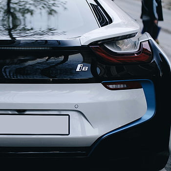 bmw i8, zpětný pohled, elektrické auto, Sofistikovaný design, bílé auto, černé auto, detail, elegantní, elektrické funkce, zaparkované auto, luxusní vozidlo