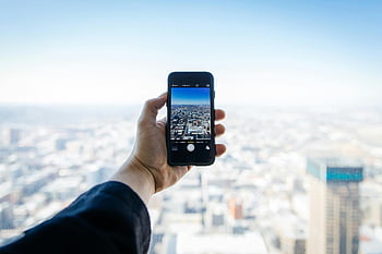 chytrý telefon, městské panoráma, ruka hospodářství, výše, výhled na město, Zachycení fotografie, fotografie smartphone, vysoký úhel, panorama města, moderní město, letecký pohled