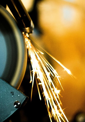 fotografia di lana d'acciaio, smerigliatrice da banco, scintille, lavorazione dei metalli, Fotografia industriale, avvicinamento, strumento, laboratorio, macinazione, macchinario, sicurezza