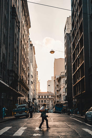 คนข้าม, ถนนที่วุ่นวาย, เซาเปาโล, สถาปัตยกรรมเมือง, พระอาทิตย์ตกดิน, cityscape, คนเดินเท้า, การจราจร, ชีวิตในเมือง, สถานที่เกิดเหตุ, อาคารในเมือง