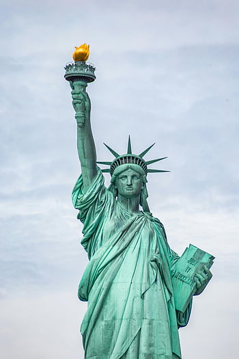 socha svobody, New York, Kultovní socha, pochodně zvedla, modrá obloha, New York City, usa, slavný orientační bod, americký symbol, turistická atrakce