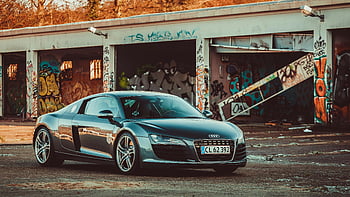 Audi r8, ambiente urbano, fundo de grafite, carro elegante, carro estacionado, grafite vívido, edifício abandonado, carro esportivo moderno, arte de rua, fotografia de carro