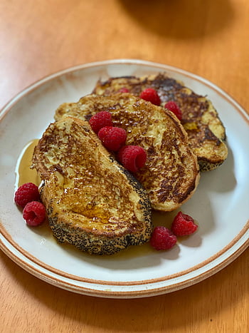 toast francese, marrone dorato, lamponi freschi, sciroppo, piatto, prima colazione, delizioso, fotografia di cibo, pasto salutare, Piatto mattutino, dolce