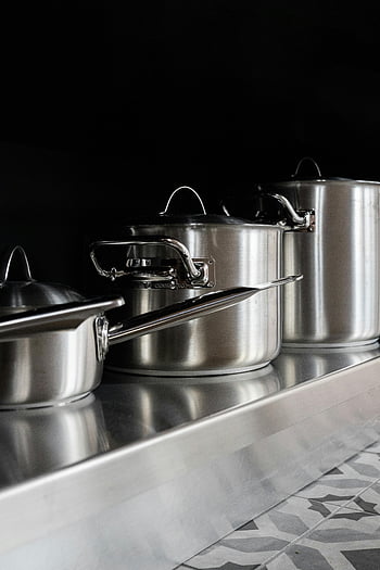 hrnce na vaření z nerezové oceli, Současná kuchyně, Geometrický čítač, elegantní design, moderní nádobí, kuchyňské náčiní, hrnce z nerezové oceli, vybavení pro vaření, kuchyňské spotřebiče, kuchyňské nářadí, kuchyňské nádobí