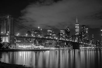 Brooklynský most, panorama Manhattanu, Černý a bílý, nyc panorama, noční fotografie, fotografie ve stupních šedi, městské krajiny, panoráma města, New York City, dlouhé expozice, odraz