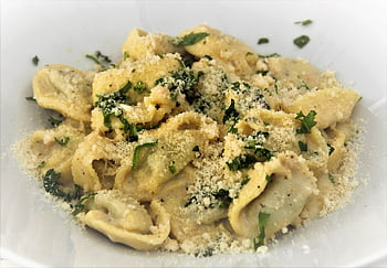 ravioli, těstoviny, jídlo, byliny, parmazán, olivový olej, italština, domácí výroba, kuchyně, večeře, startér