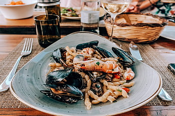 seafood pasta, mussels, prawns, romantic dinner, cooked shrimp, seashell dish, appetizing seafood, pasta dish, seafood meal, dinner plate, romantic meal