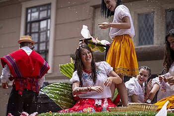 parata, carnevale, donne, cuenca ecuador, celebrazione, costume, colorato, divertimento