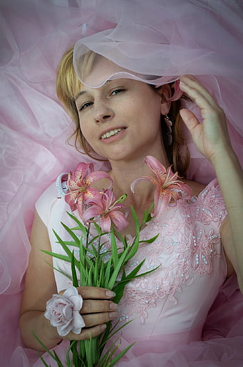 portrait, young Woman, flowers, lilies, dress, wedding Dress, ball Gown, tulle, veil, organza, bouquet