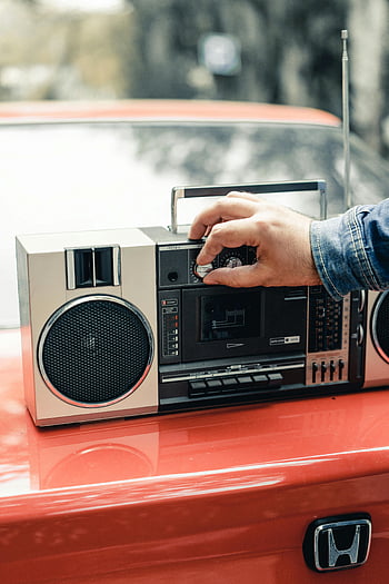 Vintage Boombox, kırmızı araba, klasik araba, El Dönüş kadrosu, nostalji, retro radyo, taşınabilir stereo, Eski moda müzik çalar, araç sesi, 80'lerin tarzı, honda araba