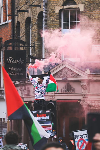 الاحتجاج السلمي،  الأعلام الفلسطينية،  دخان ملون،  شارع صاخب،  علامات الاحتجاج،  تسليح نظام الفصل العنصري،  مقاطعة،  الاحتجاج الحضري،  مظاهرة الشارع،  الصراع في الشرق الأوسط،  مظاهرة عامة