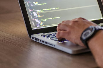codifica, il computer portatile, codifica della persona, colpo del primo piano, mani che digitano, Focus sullo schermo, programmazione, sviluppo software, schermo del computer, Digitazione della tastiera, lavoro di sviluppatori