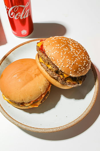 hamburgery, keramická deska, cheeseburgery, coca-cola může, rychlé občerstvení, deska, jídlo, fotografování potravin, burger jídlo, cheeseburger, keramický