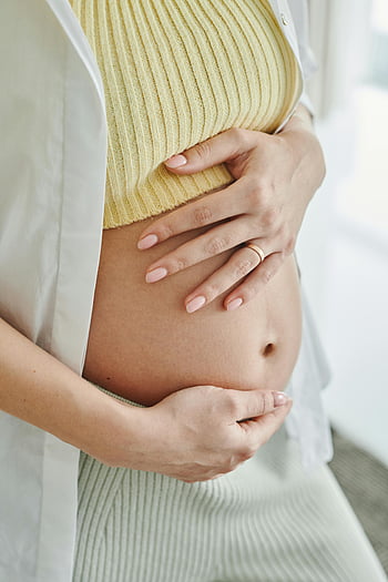 těhotná žena, dítě narazit, mateřství, detailní záběr, ruce na břiše, těhotenství, čeká matka, jemný dotek, Břicho