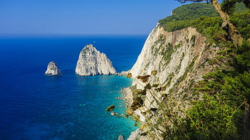 montanha à beira-mar, falésias costeiras, águas azuis claras, formações rochosas, Escape marítimo ideal, belo litoral, vista do oceano, paisagem natural, vista panorâmica, falésias à beira-mar, água azul-turquesa