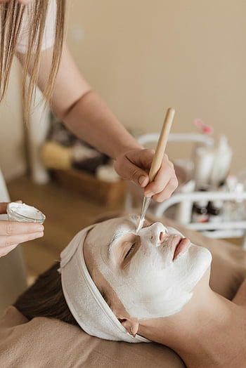 Máscara facial, tratamiento de spa, protección de la piel, relajación, aplicación facial, tratamiento de belleza, rutina de cuidado de la piel, cuidado facial, Relajación del spa, Aplicación de máscara facial, terapia de belleza