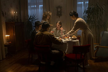 Hanukkah fest, familiesammenkomst, spisebord, stearinlys, festmåltid, indendørs fest, Varm atmosfære, ferie tradition, jødisk ferie, Hjem -fest, Stearinlys middag
