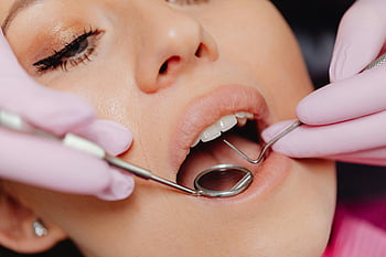 Zubní kontrola, žena, zubař, detail, dentální nástroje, klinika, zubní zrcátko, Zubní vyšetření, dentální hygiena, Péče o zuby, zubní ošetření
