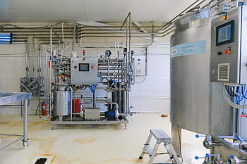 průmyslové stroje, továrna, High-tech stroje, Moderní továrna, potrubí, zařízení, průmyslové vybavení, výrobní, Průmyslová technologie, tovární interiér, stroje