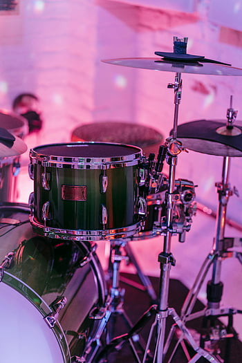 drum set, close-up shot, vibrant drum set, dynamic lighting, music studio, detailed view, drums, cymbals, musical instruments, studio lighting, drum kit