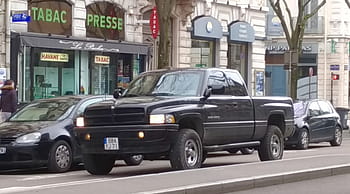 Dodge, RAM, 1500, V8, 5.2, 240 hp, Chalon sur Saone, black truck, city street, parked car, license plate